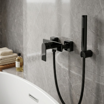 Смеситель для душа LUSSO Eco Cube Black с душевым шлангом и лейкой в комплекте