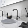 32628A01 Смеситель для раковины GROHE Essence New с донным клапаном, L-Size, темный графит глянец